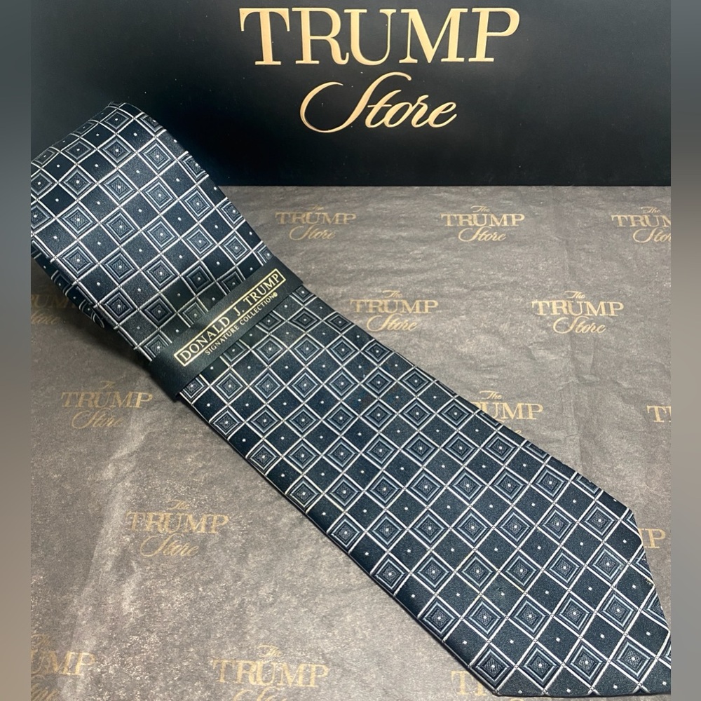 PRESIDENT DONALD J TRUMP Signature Collection Tie